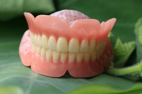 हॉट क्योर फुल आर्क रिमूवेबल एक्रिलिक फुल डेंचर